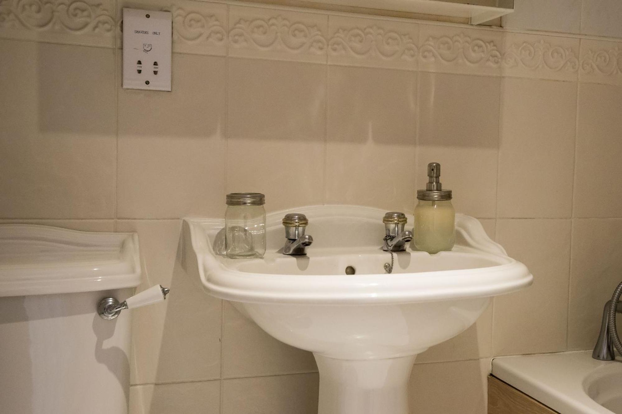 Spacious, 3 Bed House For 6 In Central Chester Exterior foto